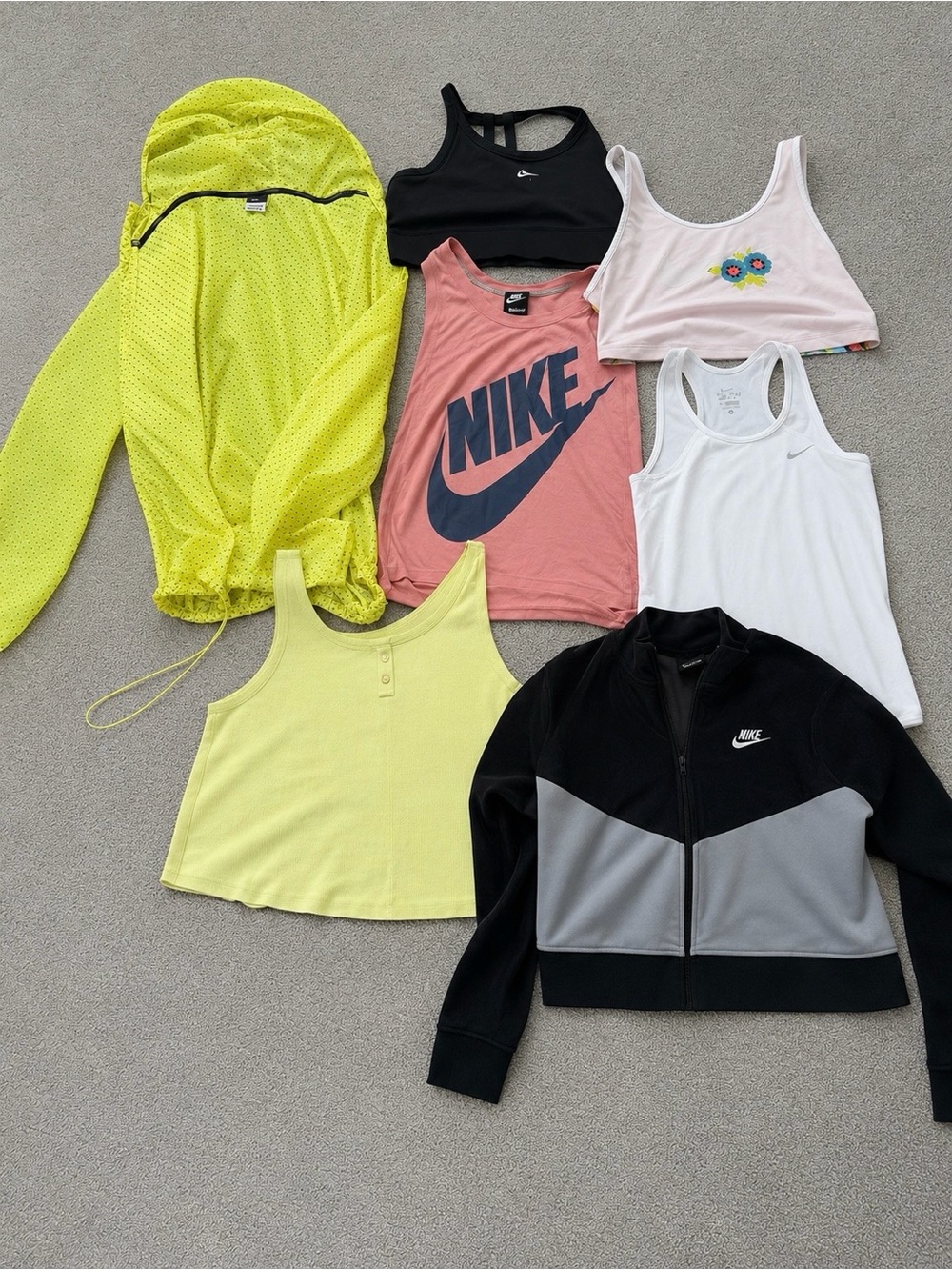 Women’s-Nike closet clean out.